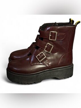 Burgundy platform boots 
Size 8